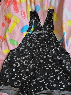 Hot Topic Black Moon & Star Short Overalls